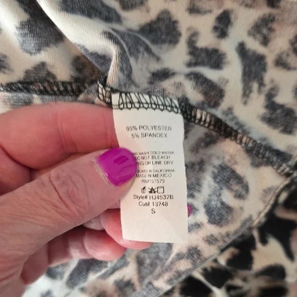 NWOT Haptics Oversized Size Small Leopard Print Women's Sweater - Picture 5 of 5